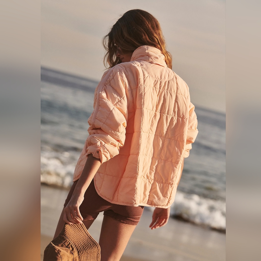 Peach quilted jacket zip oversized small S performance puffer